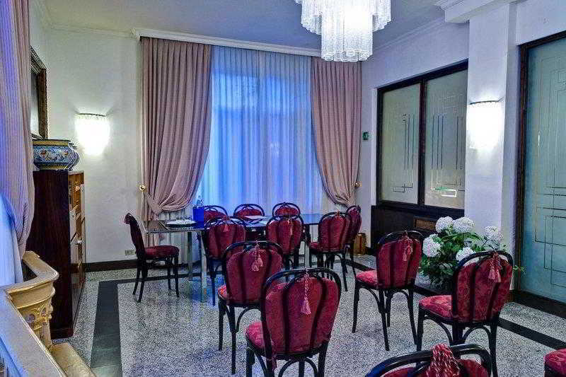 Mondial Hotel