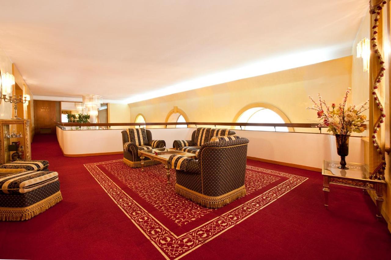 Mondial Hotel 4*