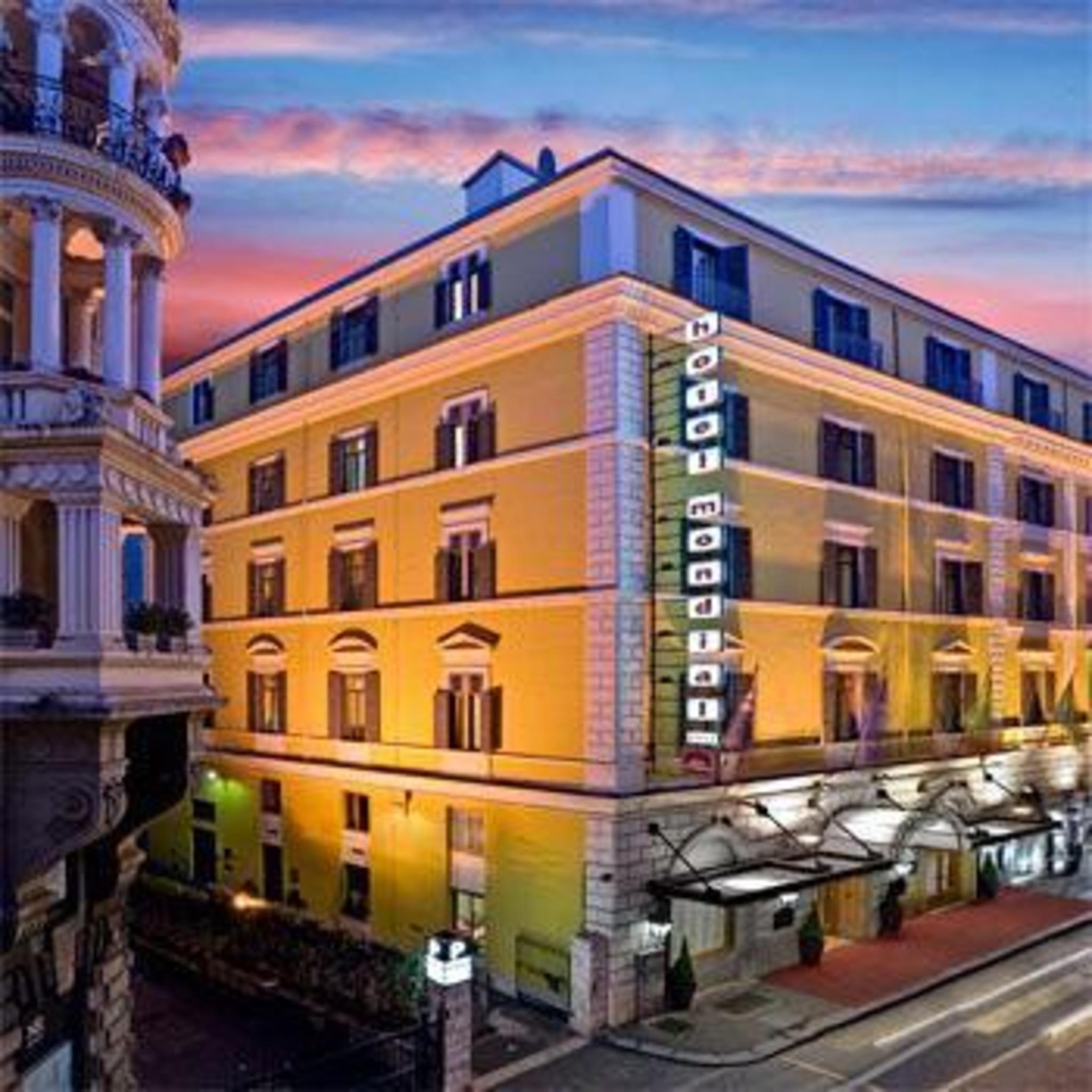 Mondial Hotel 4*