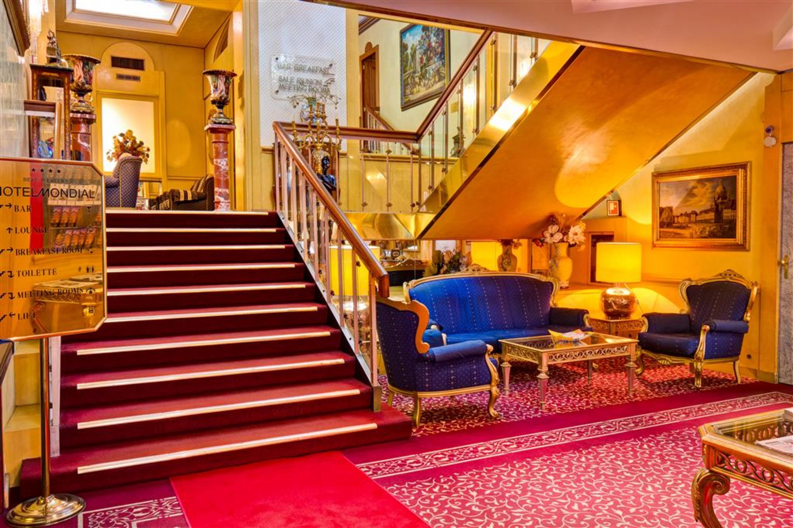 Mondial Hotel 4*
