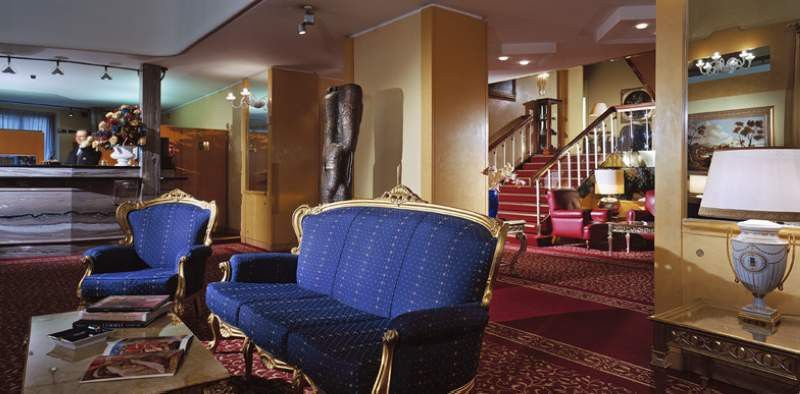Mondial Hotel 4*